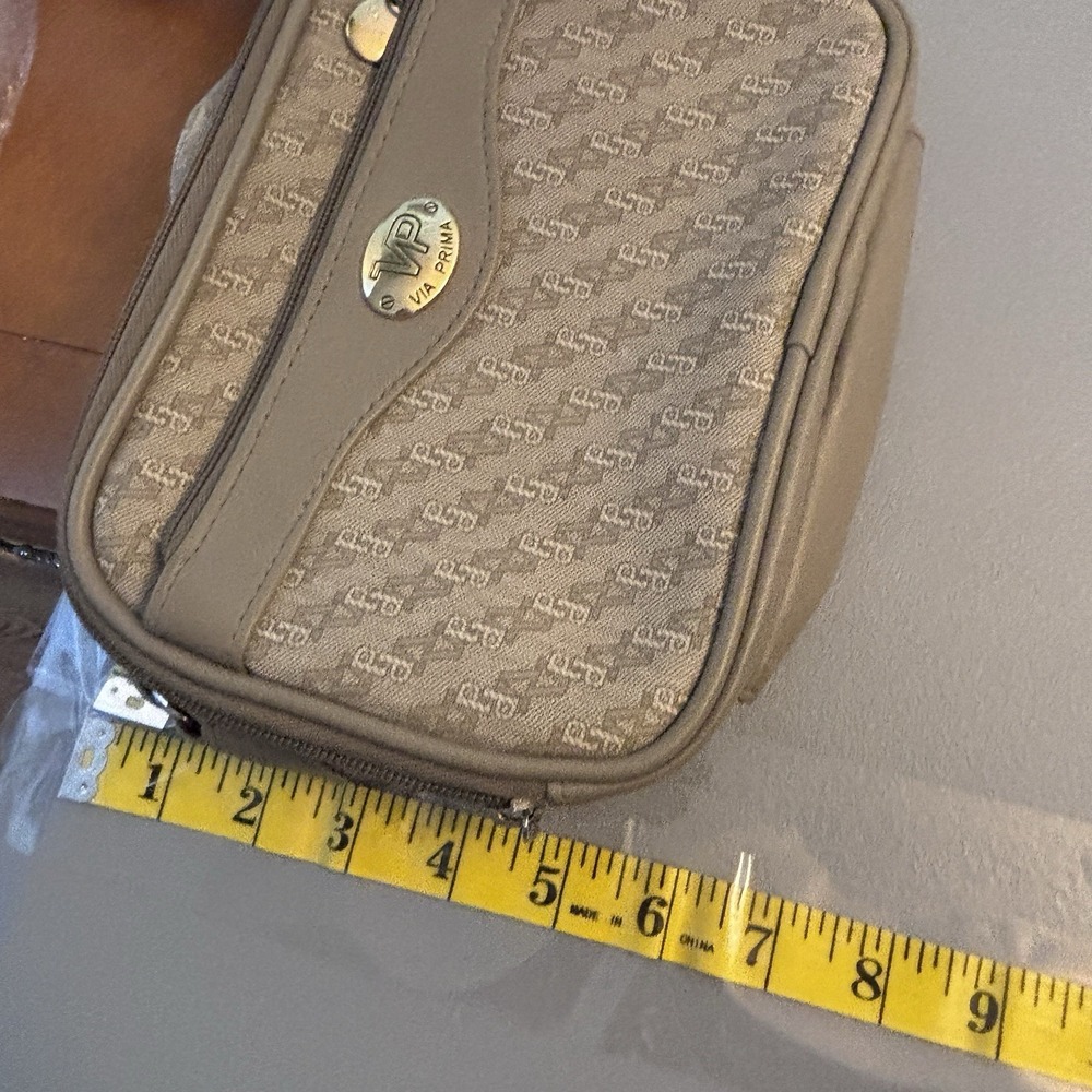 Vintage Via Prima Tan Crossbody Purse Handbag Bag Leather Zipper Pockets Clean - Picture 11 of 13